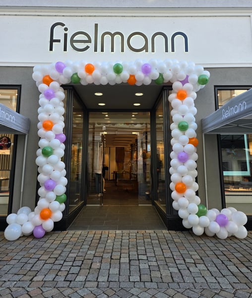 Ballondekoration Firmenevent Hameln · Säulen und Girlanden für Geschäftseröffnung und Jubiläum