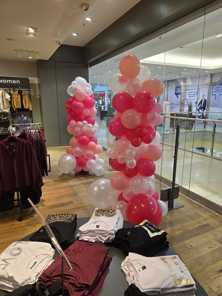 Ballonsäulen Hameln · Organic-Ballonsäulen in Pink, Rosa und Weiß zur Geschäftseröffnung