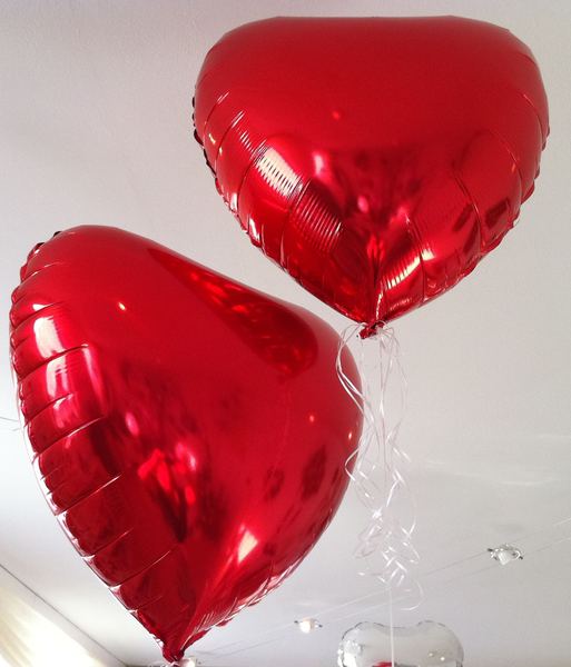 Heliumballons Hameln · Heliumgefüllte Folienballon-Herzen