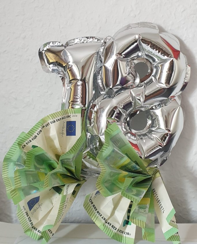 GeldgeschenkAchtzenterGeburtstagfolienballonzahlenBallonShopHameln